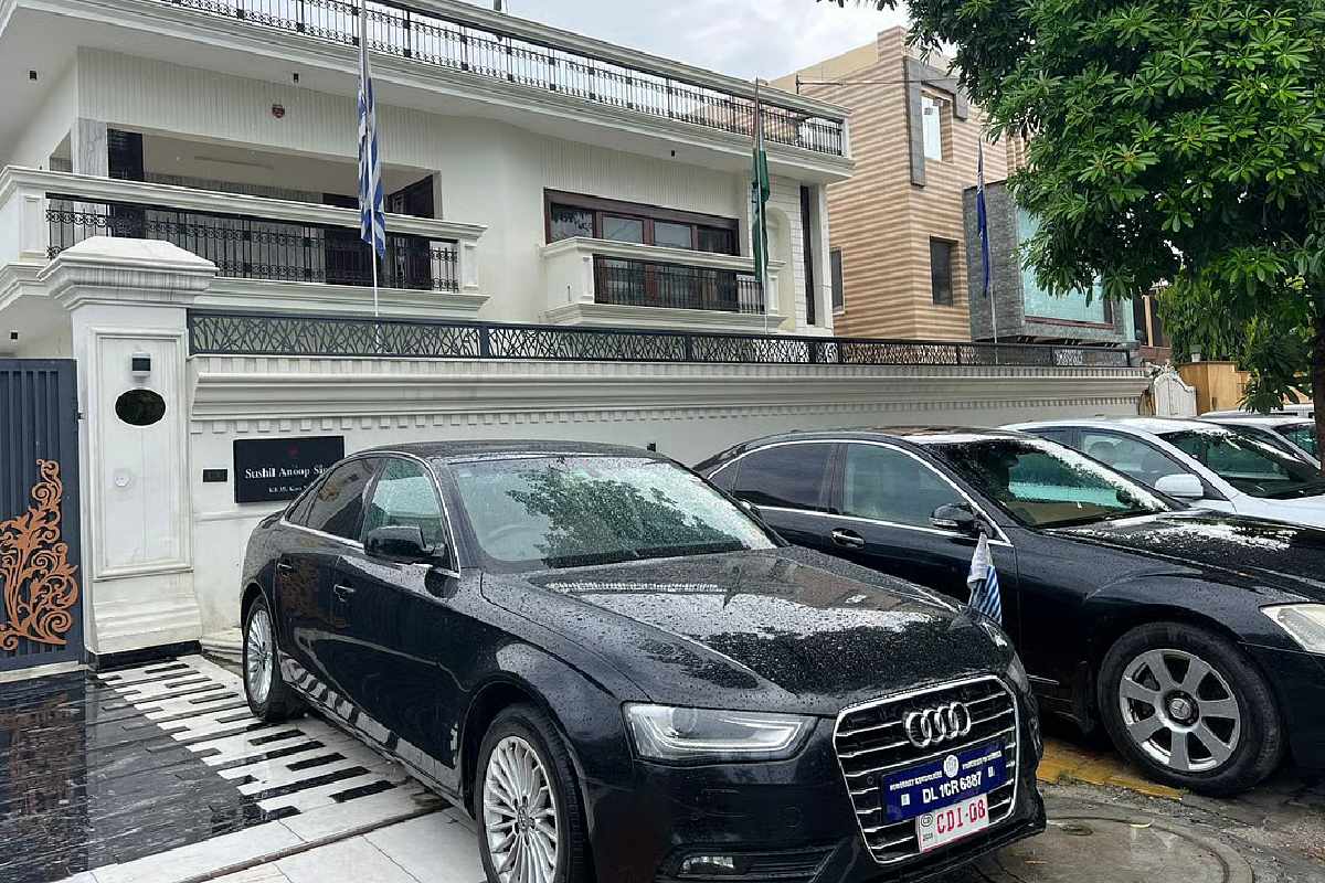 വാടകയ്ക്കെടുത്ത ബംഗ്ലാവില്‍ വ്യാജ എംബസി; യുഎഇയിൽ ആറ് ബാങ്ക് അക്കൗണ്ടുകൾ വ്യാജമായി നിർമിച്ച ഇന്ത്യക്കാരന്‍ അറസ്റ്റില്‍
