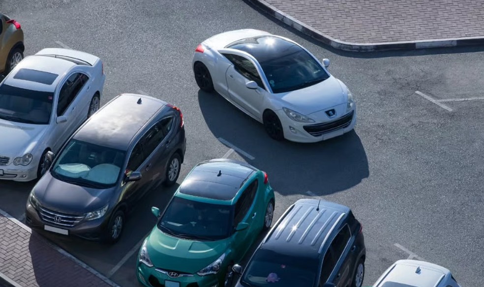 യുഎഇയിൽ ഇനി പാർക്കിങ്ങിന് ടെൻഷനില്ല: 6 പുതിയ സബ്സ്ക്രിപ്ഷൻ ഓപ്ഷനുകൾ; നിരക്കുകൾ അറിയാം!