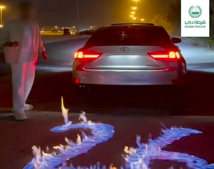 ജന്മദിനം ആഘോഷിക്കാൻ റോഡിൽ തീയിട്ടു; യുഎഇയിൽ യുവാവ് അറസ്റ്റിൽ