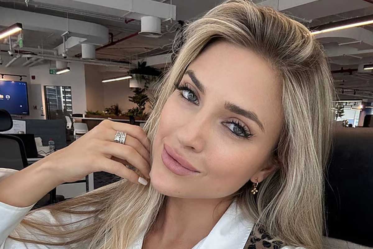 സിസിടിവി തുണയായി; വിദേശ വനിതയുടെ വിലയേറിയ മോതിരം കണ്ടെത്തി തിരികെ നൽകി ദുബായ് പോലീസ്