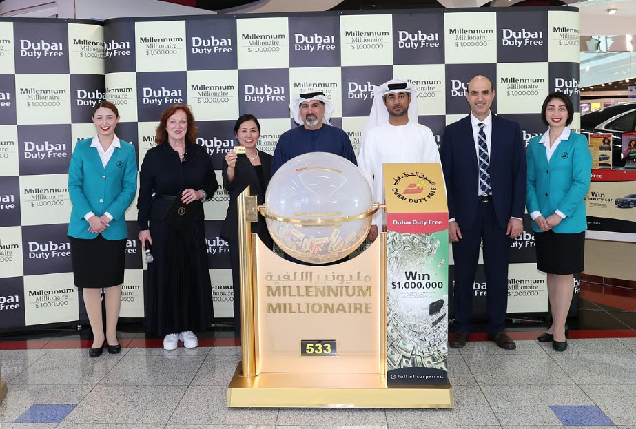 ഭാഗ്യദേവത കനിഞ്ഞു; ദുബായ് ഡ്യൂട്ടി ഫ്രീ നറുക്കെടുപ്പിൽ ഇന്ത്യൻ പ്രവാസിക്ക് കോടികൾ സമ്മാനം