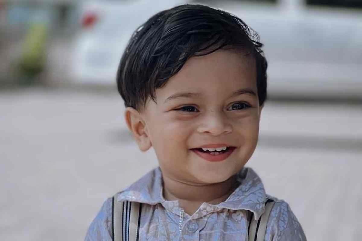 ഉപ്പയെ കാണാനെത്തിയ രണ്ടുവയസ്സുകാരന് യുഎഇയിൽ വാഹനാപകടത്തിൽ ദാരുണാന്ത്യം; മരുഭൂമിയിലെ കൂടിക്കാഴ്ച കണ്ണീർകടലായി