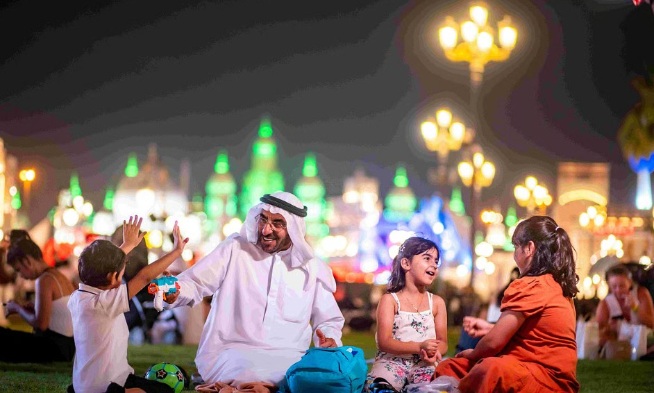 റമദാൻ ധമാക്ക! വെറും 30 ദിർഹത്തിന് 4 ടിക്കറ്റുകൾ; കുടുംബങ്ങൾക്കായി ഗ്ലോബൽ വില്ലേജിന്റെ വമ്പൻ സർപ്രൈസ്!