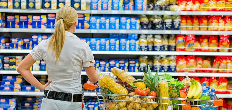 ബാ​ഗ് നിറയെ സാധനം വാങ്ങാം! പ്രവാസികൾക്ക് ആശ്വാസം: യുഎഇയിൽ നിത്യോപയോഗ സാധനങ്ങൾക്ക് വൻ വിലക്കുറവ്!